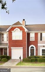 6243 Shoreview Circle, Flowery Branch, GA 30542