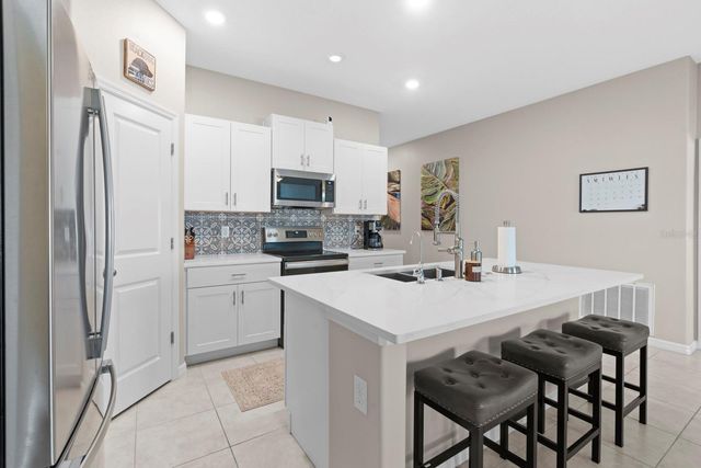 7166 SAMUEL IVY DRIVE, Tampa, FL 33619