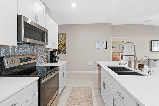 7166 SAMUEL IVY DRIVE, Tampa, FL 33619