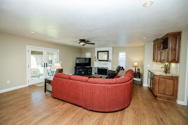 3837 Haverhill Ct, Modesto, CA 95356