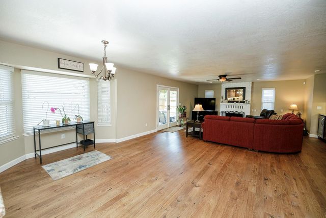 3837 Haverhill Ct, Modesto, CA 95356