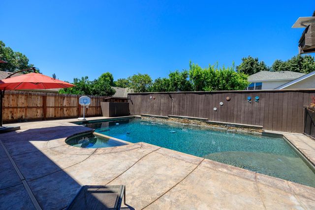 3837 Haverhill Ct, Modesto, CA 95356