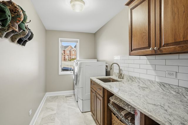 14237 Ashford Court, Orland Park, IL 60467