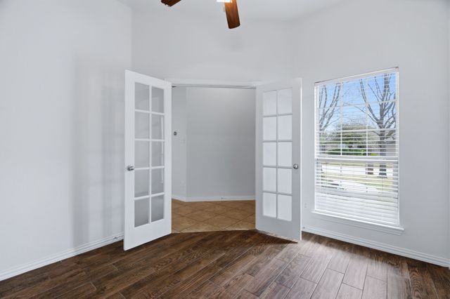 207 Old Spanish Trail, Waxahachie, TX 75167