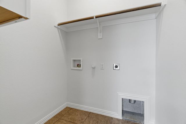 207 Old Spanish Trail, Waxahachie, TX 75167