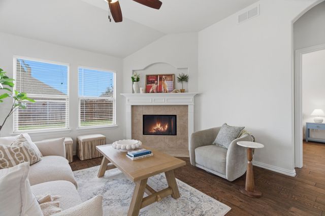 207 Old Spanish Trail, Waxahachie, TX 75167