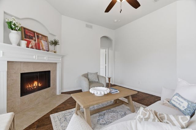 207 Old Spanish Trail, Waxahachie, TX 75167