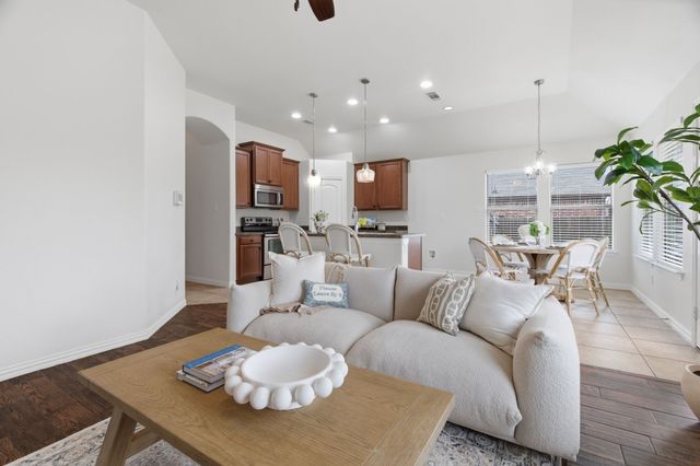 207 Old Spanish Trail, Waxahachie, TX 75167