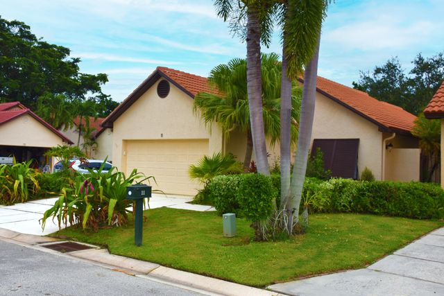 11 N Ironwood Way Way N, Palm Beach Gardens, FL 33418