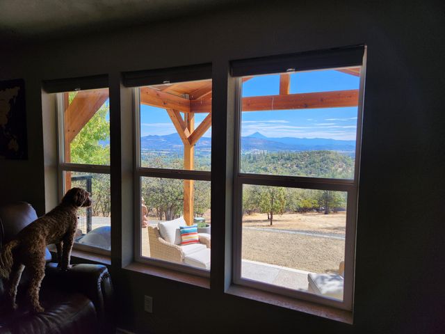 198 Flamingo Drive, Eagle Point, OR 97524