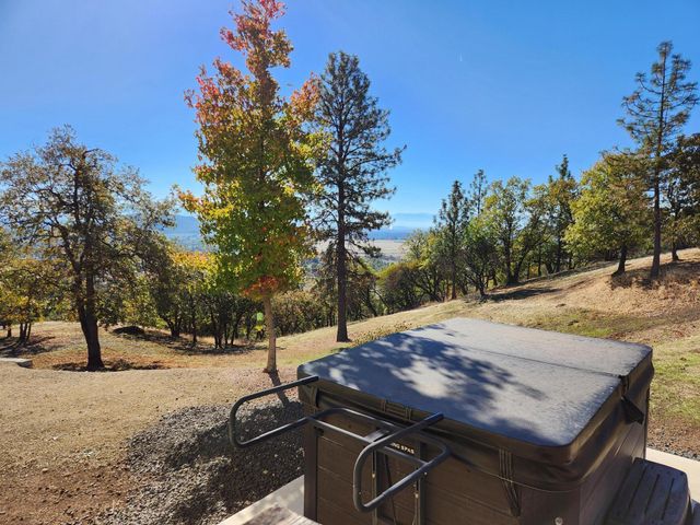 198 Flamingo Drive, Eagle Point, OR 97524