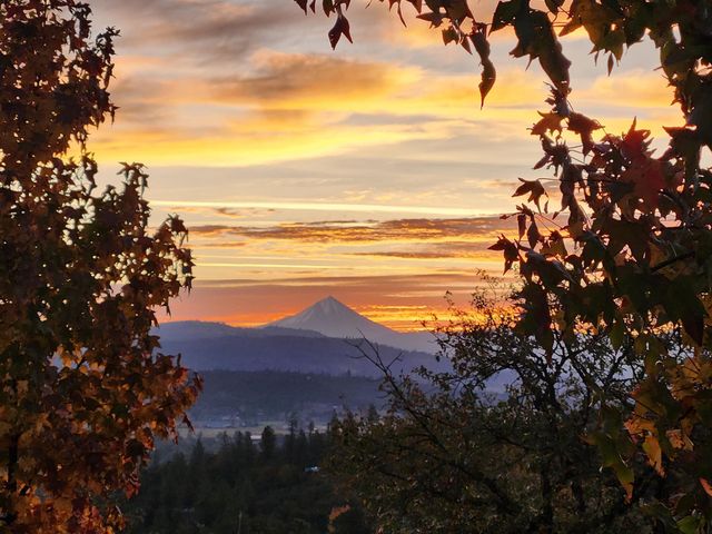 198 Flamingo Drive, Eagle Point, OR 97524