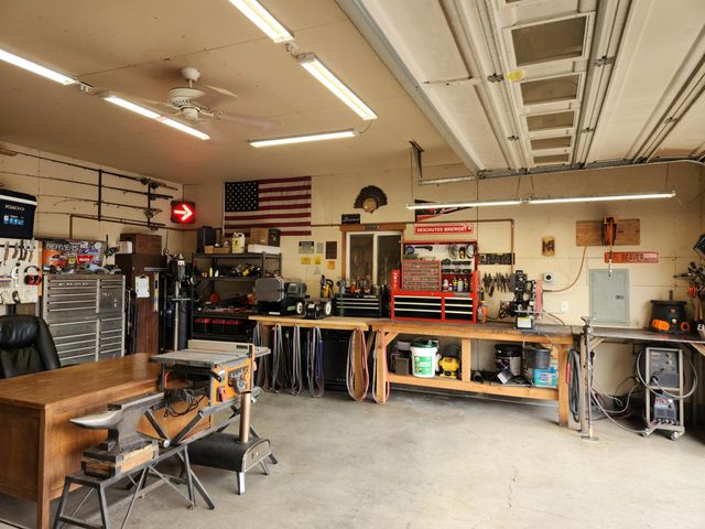 198 Flamingo Drive, Eagle Point, OR 97524