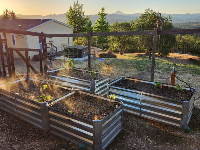 198 Flamingo Drive, Eagle Point, OR 97524