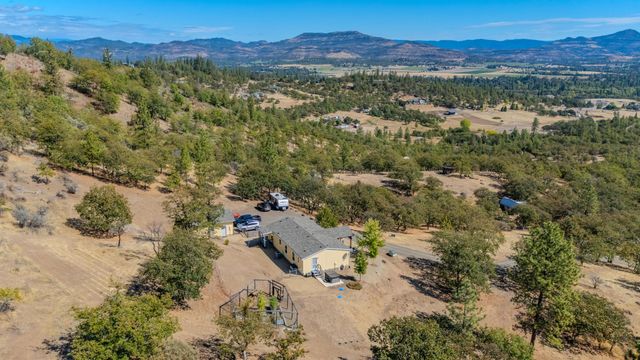 198 Flamingo Drive, Eagle Point, OR 97524