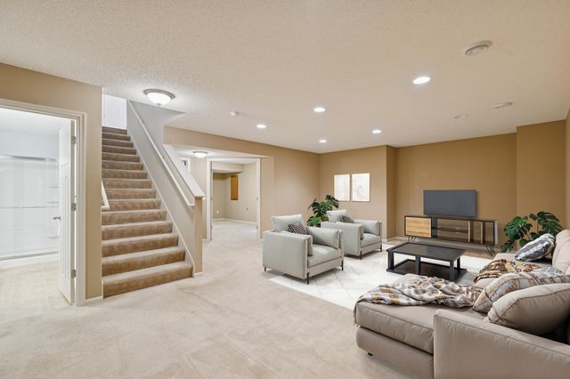 6736 99th Avenue N, Brooklyn Park, MN 55445