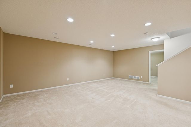 6736 99th Avenue N, Brooklyn Park, MN 55445