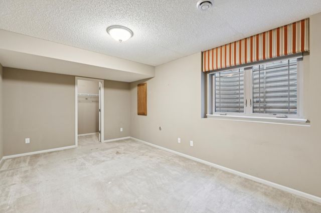 6736 99th Avenue N, Brooklyn Park, MN 55445