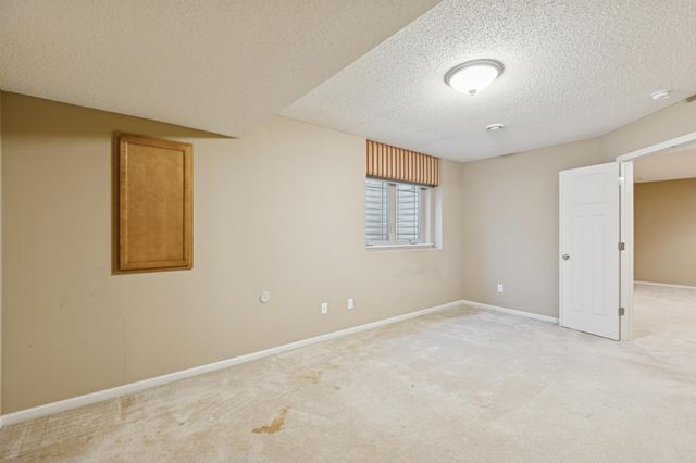 6736 99th Avenue N, Brooklyn Park, MN 55445