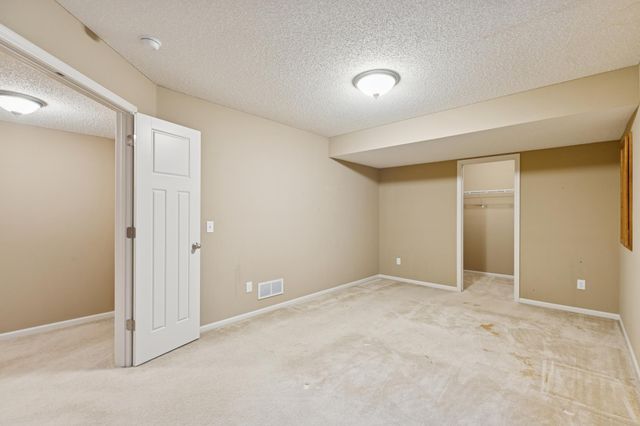 6736 99th Avenue N, Brooklyn Park, MN 55445