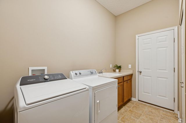 6736 99th Avenue N, Brooklyn Park, MN 55445