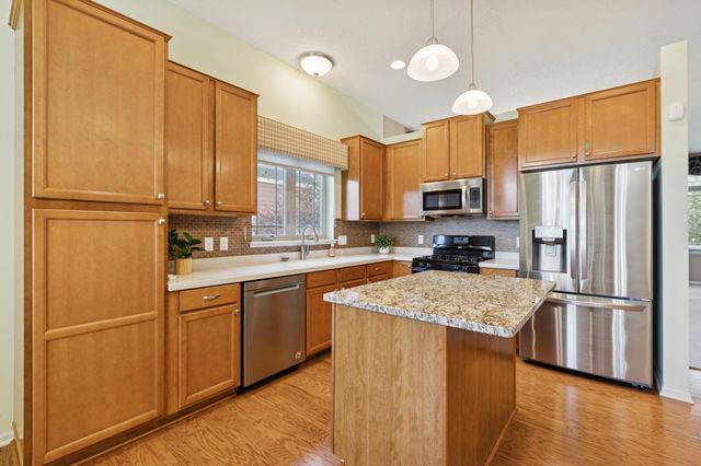 6736 99th Avenue N, Brooklyn Park, MN 55445