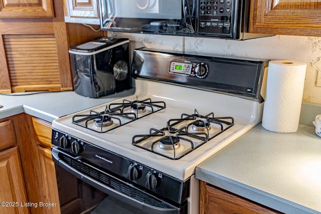 481 Yorkshire Blvd, Shepherdsville, KY 40165