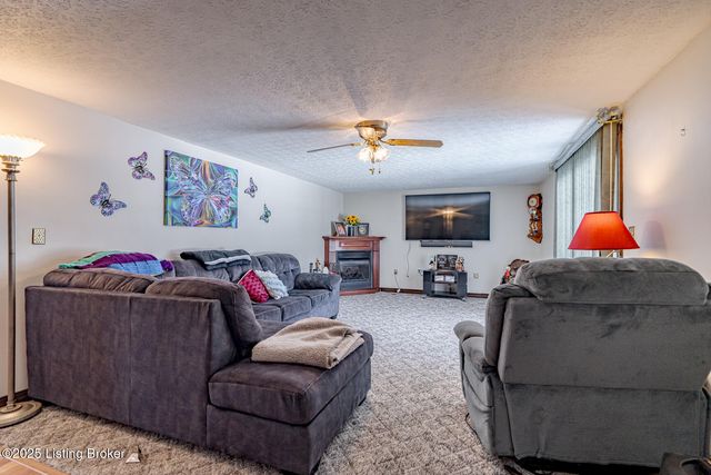 481 Yorkshire Blvd, Shepherdsville, KY 40165