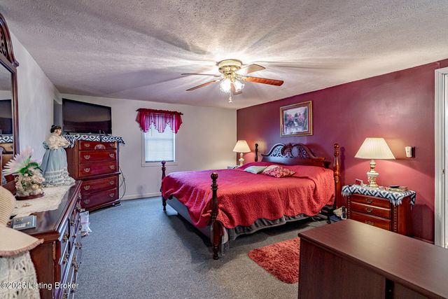 481 Yorkshire Blvd, Shepherdsville, KY 40165