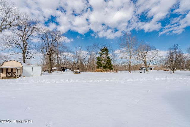 481 Yorkshire Blvd, Shepherdsville, KY 40165