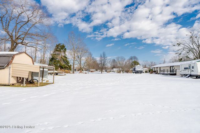 481 Yorkshire Blvd, Shepherdsville, KY 40165