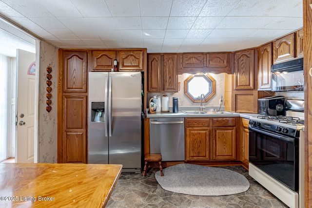 481 Yorkshire Blvd, Shepherdsville, KY 40165