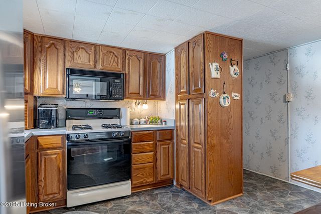 481 Yorkshire Blvd, Shepherdsville, KY 40165