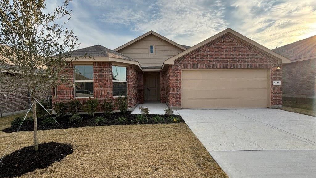 9449 MINT HILL Drive, Fort Worth, TX 76108