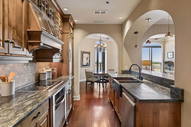 1201 Yale Place 2303, Minneapolis, MN 55403