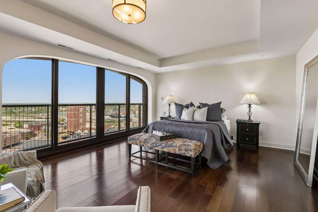 1201 Yale Place 2303, Minneapolis, MN 55403