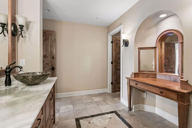 1201 Yale Place 2303, Minneapolis, MN 55403