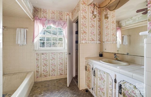 4928 Twin Drive, Charlotte, NC 28269