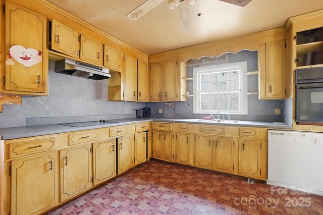 4928 Twin Drive, Charlotte, NC 28269