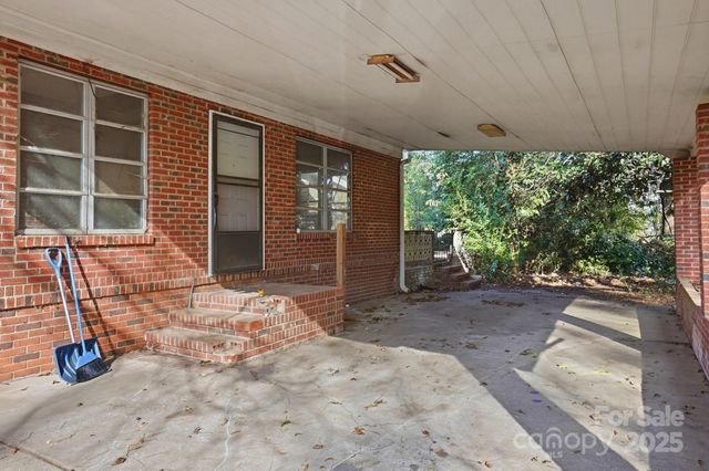 4928 Twin Drive, Charlotte, NC 28269