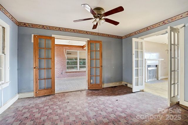 4928 Twin Drive, Charlotte, NC 28269