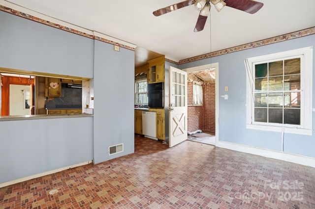 4928 Twin Drive, Charlotte, NC 28269