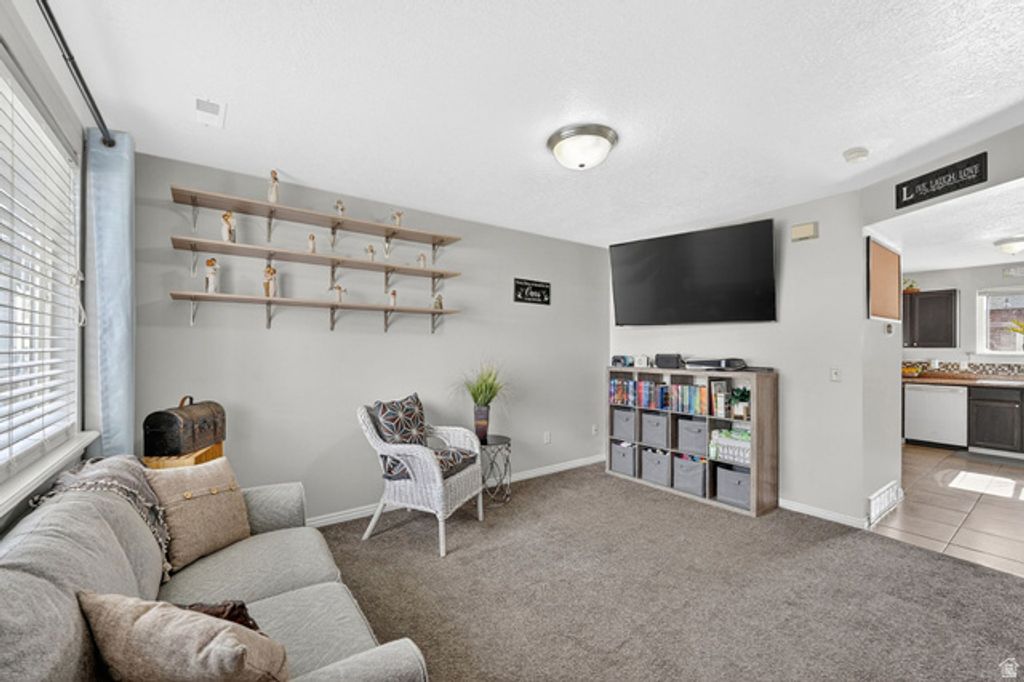 Image 1 of property listing at 422 E 2050 N #5C, North Ogden, UT 84414