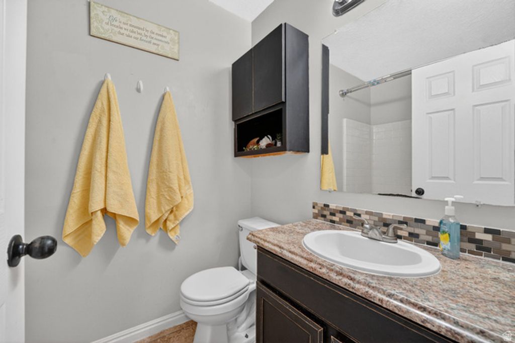 Image 9 of property listing at 422 E 2050 N #5C, North Ogden, UT 84414