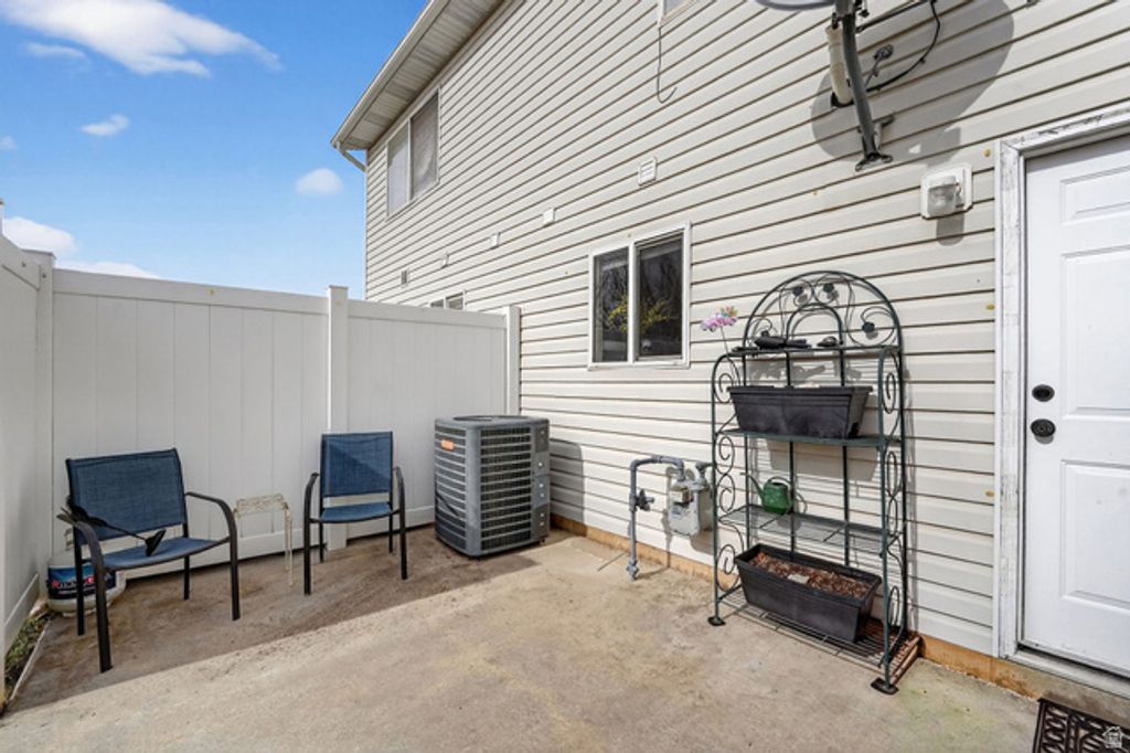 Image 11 of property listing at 422 E 2050 N #5C, North Ogden, UT 84414