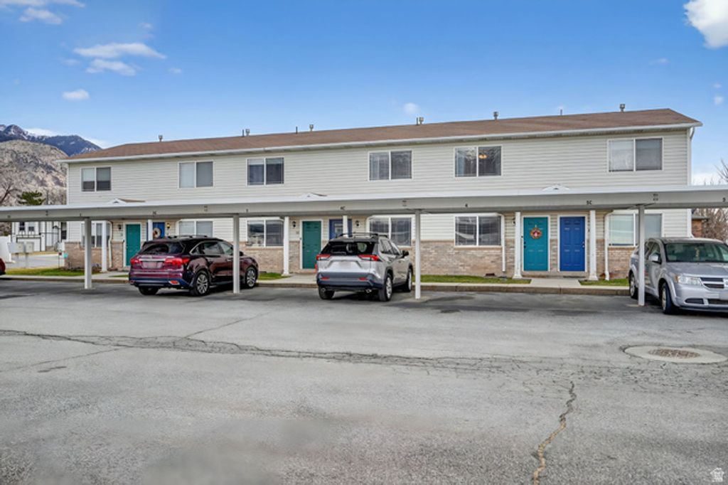 Image 13 of property listing at 422 E 2050 N #5C, North Ogden, UT 84414
