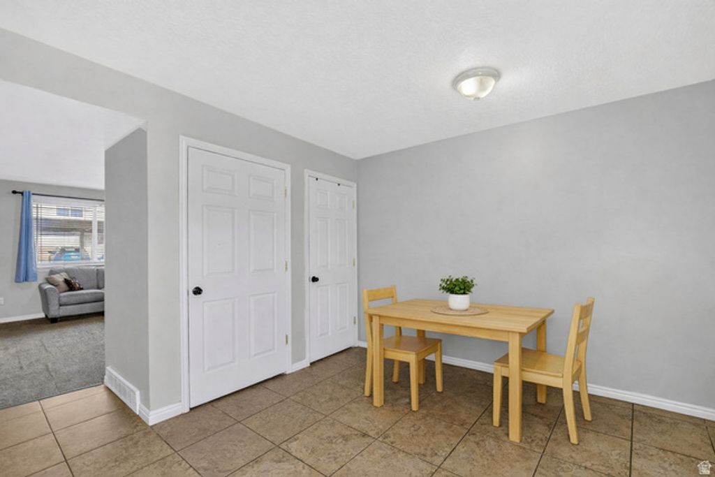 Image 3 of property listing at 422 E 2050 N #5C, North Ogden, UT 84414