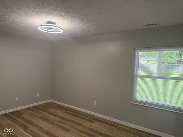 734 Holiday Drive, Fortville, IN 46040