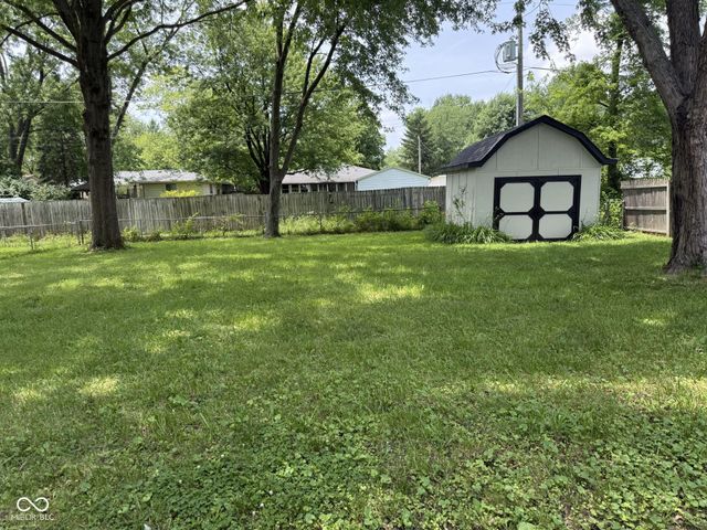 734 Holiday Drive, Fortville, IN 46040