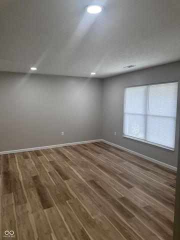 734 Holiday Drive, Fortville, IN 46040